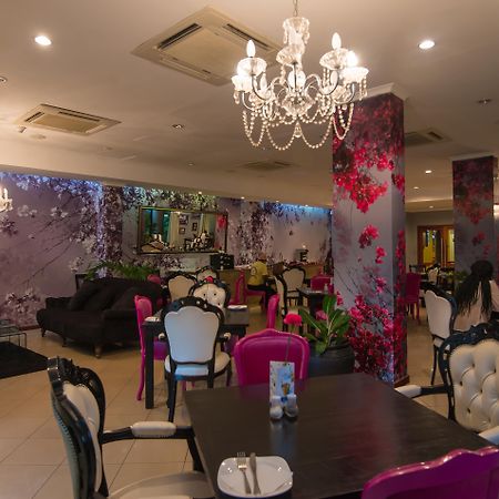 Sea Cliff Court Hotel & Luxury Apartments Dar es Salaam Eksteriør billede