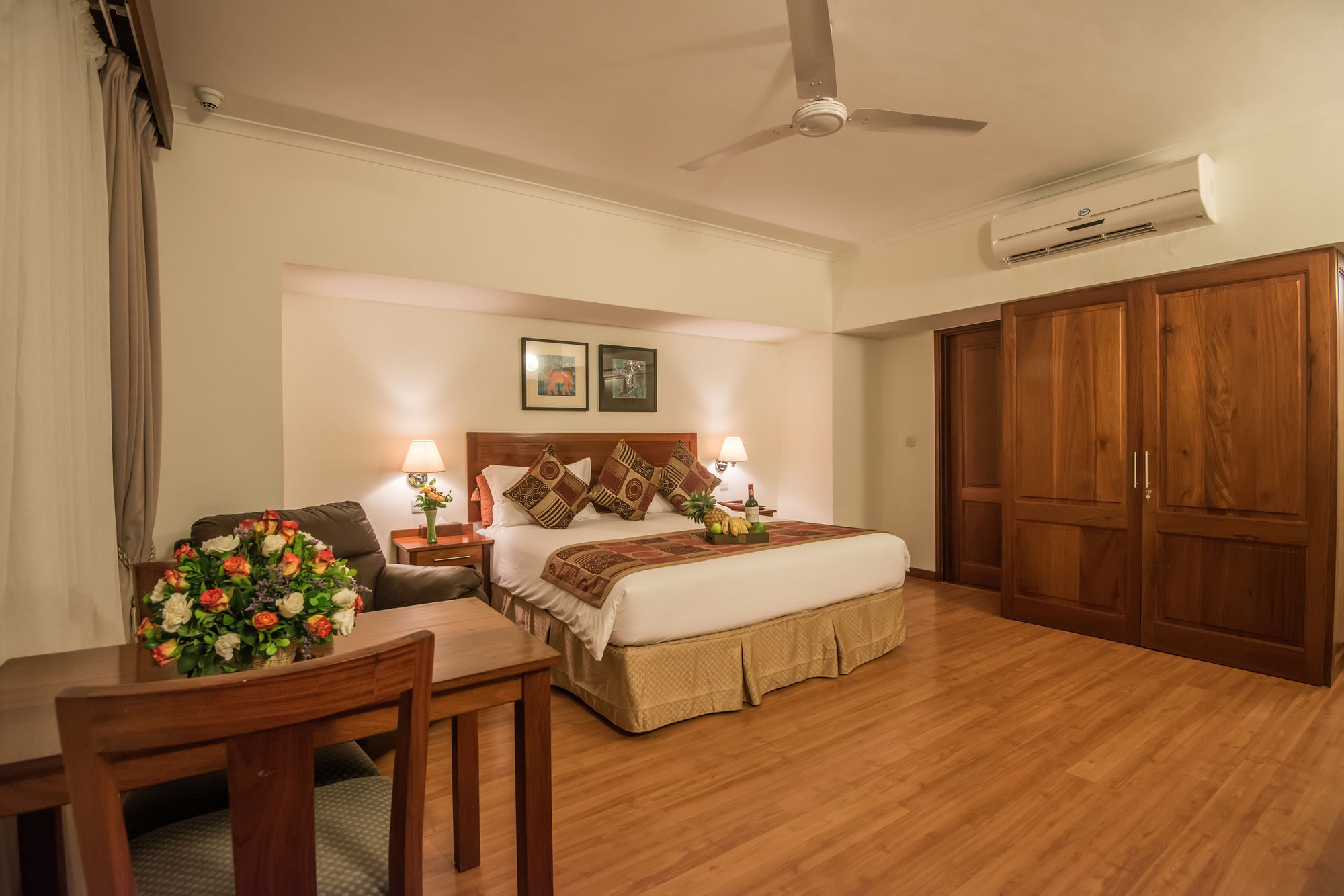 Sea Cliff Court Hotel & Luxury Apartments Dar es Salaam Eksteriør billede
