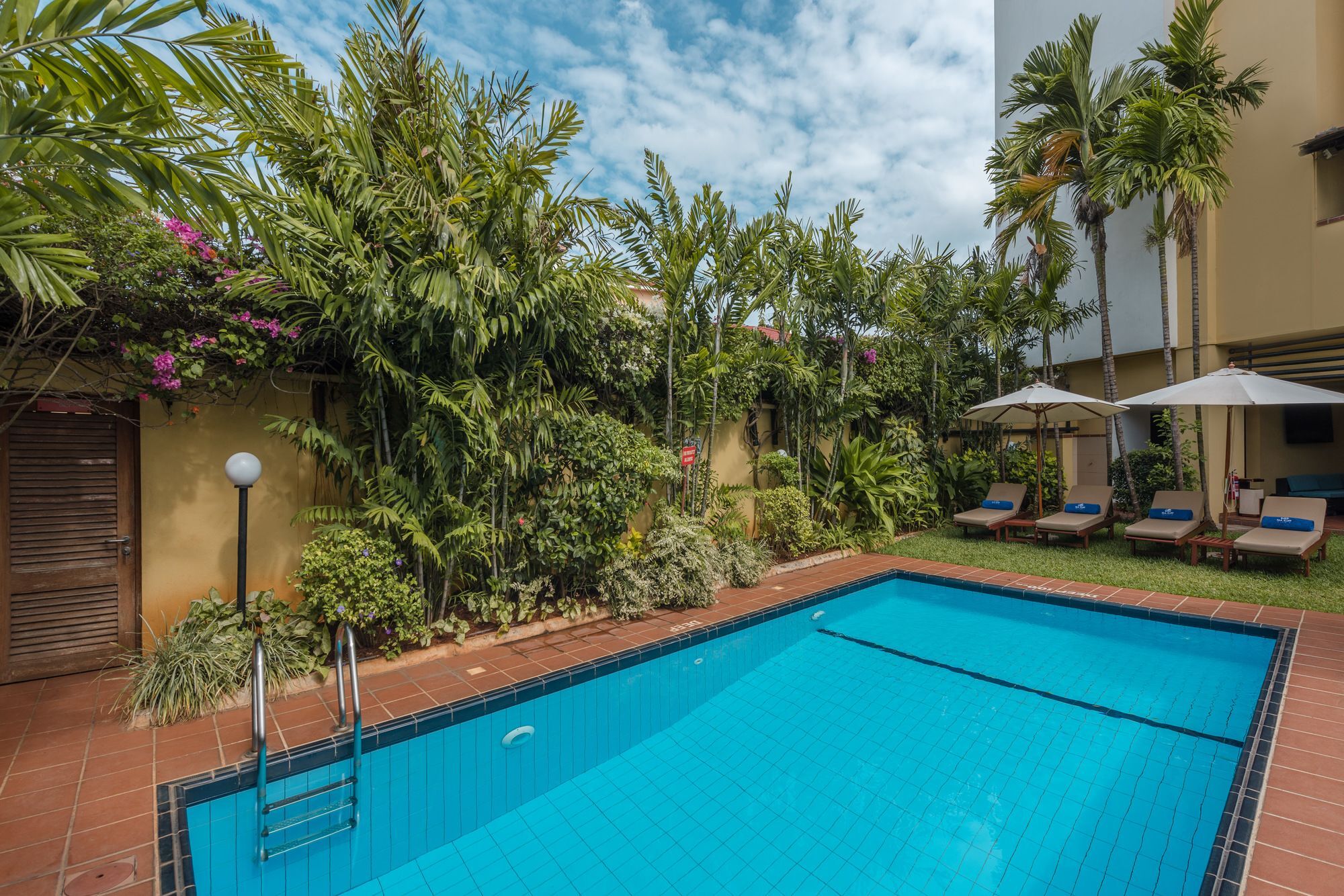 Sea Cliff Court Hotel & Luxury Apartments Dar es Salaam Eksteriør billede
