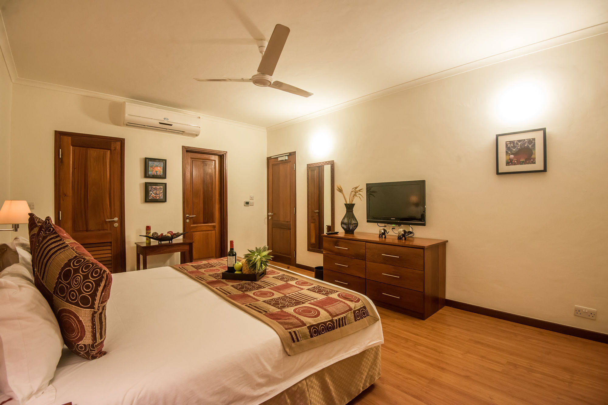 Sea Cliff Court Hotel & Luxury Apartments Dar es Salaam Eksteriør billede