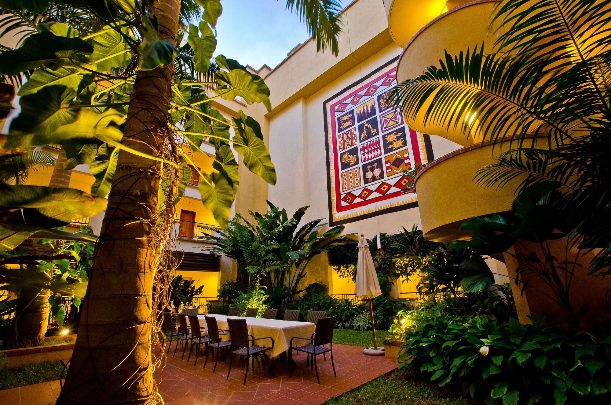 Sea Cliff Court Hotel & Luxury Apartments Dar es Salaam Eksteriør billede